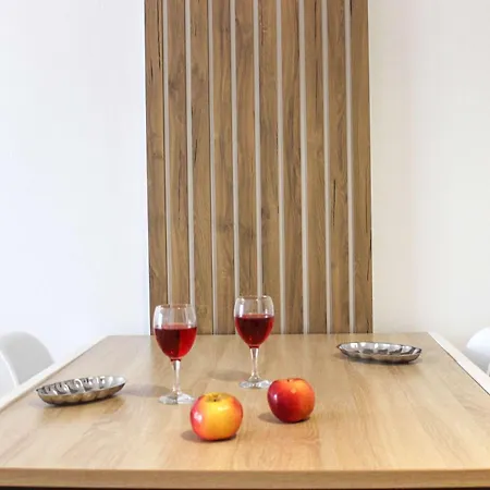 Inn Spacious Living 828 Golem (Tirana)