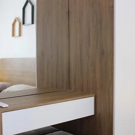 Inn Spacious Living 828 Golem (Tirana)