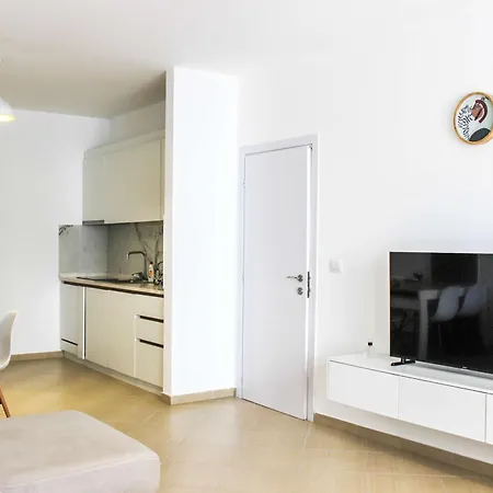 Spacious Living 828 Inn