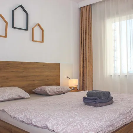 Spacious Living 828