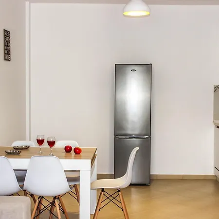 Spacious Living 828 Inn *