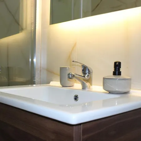 Spacious Living 828 Inn *