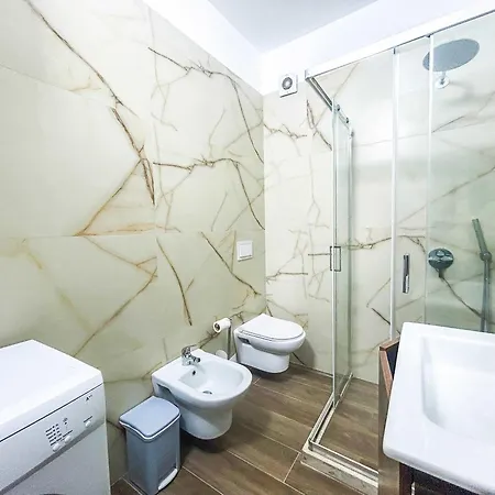 Spacious Living 828